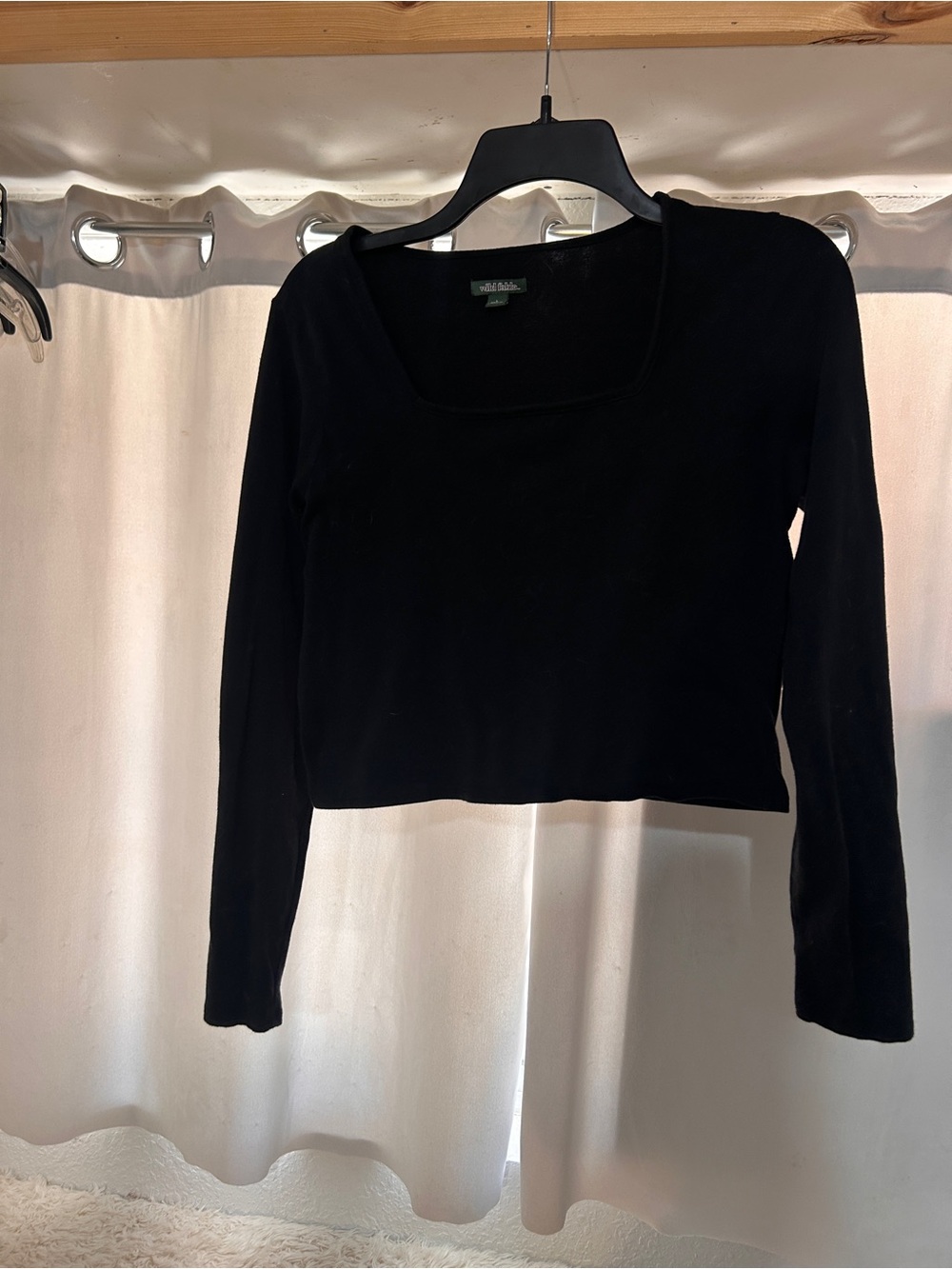 wild fable Black Long-Sleeve Scoop Crop Top